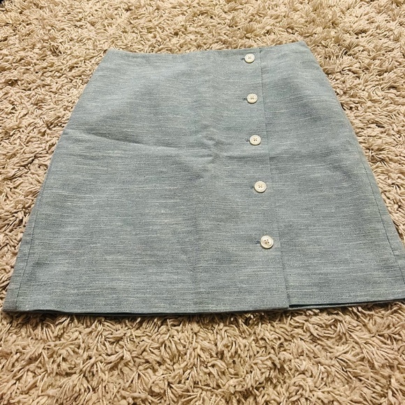 NWT Beautiful size 6 LOFT light blue skirt with silver metallic specks - Picture 1 of 6